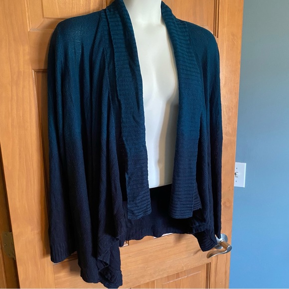 Torrid drape front ombré sweater - Picture 3 of 3